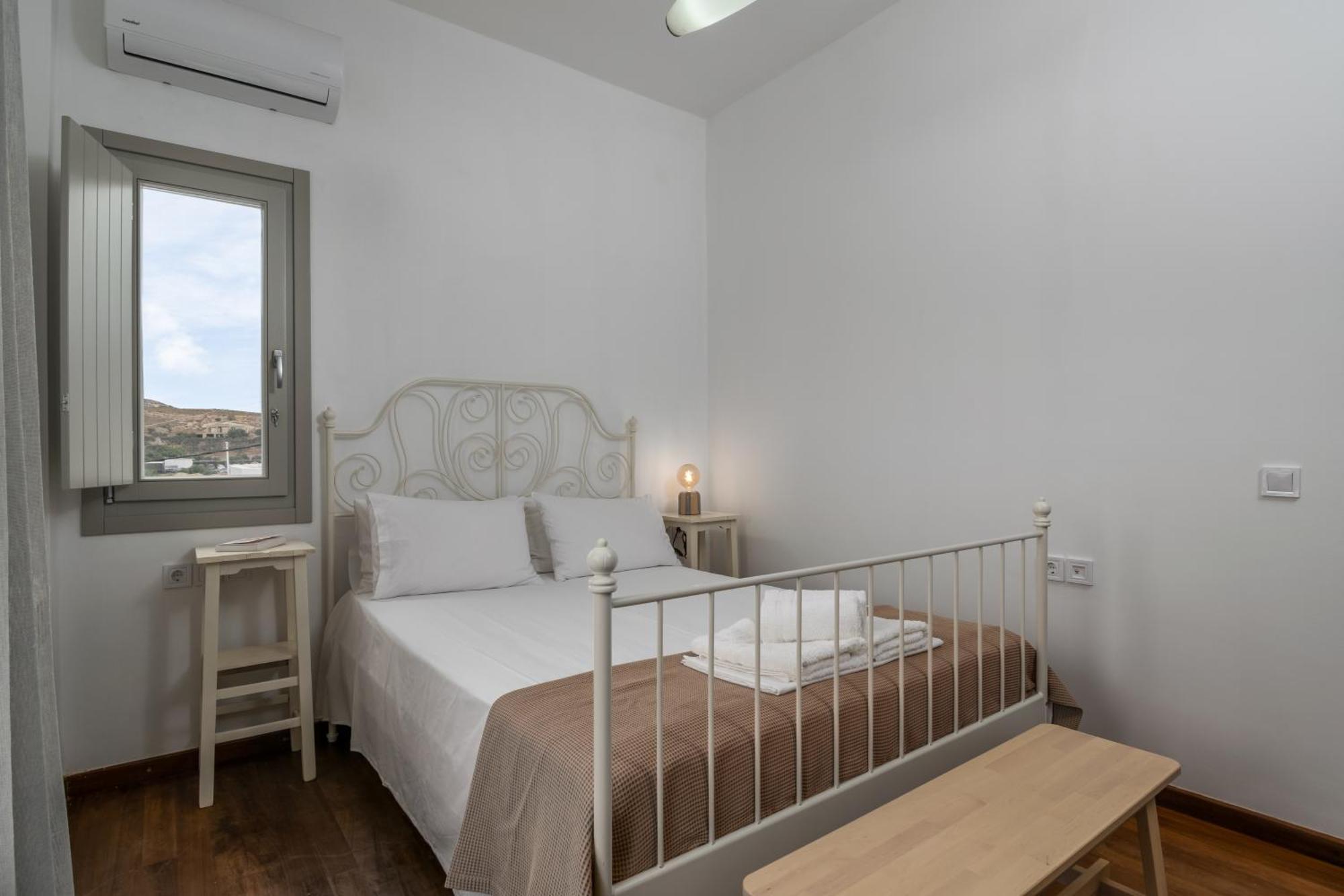 Areti'S Milos Guesthouses Adamantas  Exterior photo